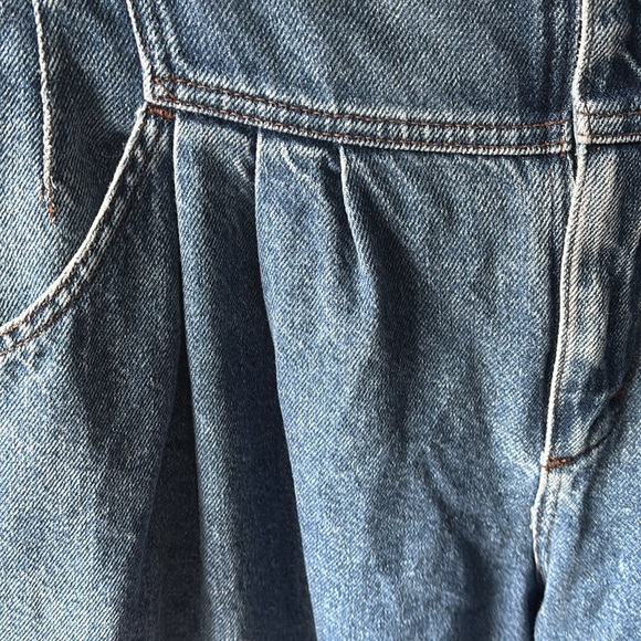 Vintage Lee Women's Medium Acid Washed Jeans High Waisted Mom Jeans
Size 13/30” - Picture 4 of 6